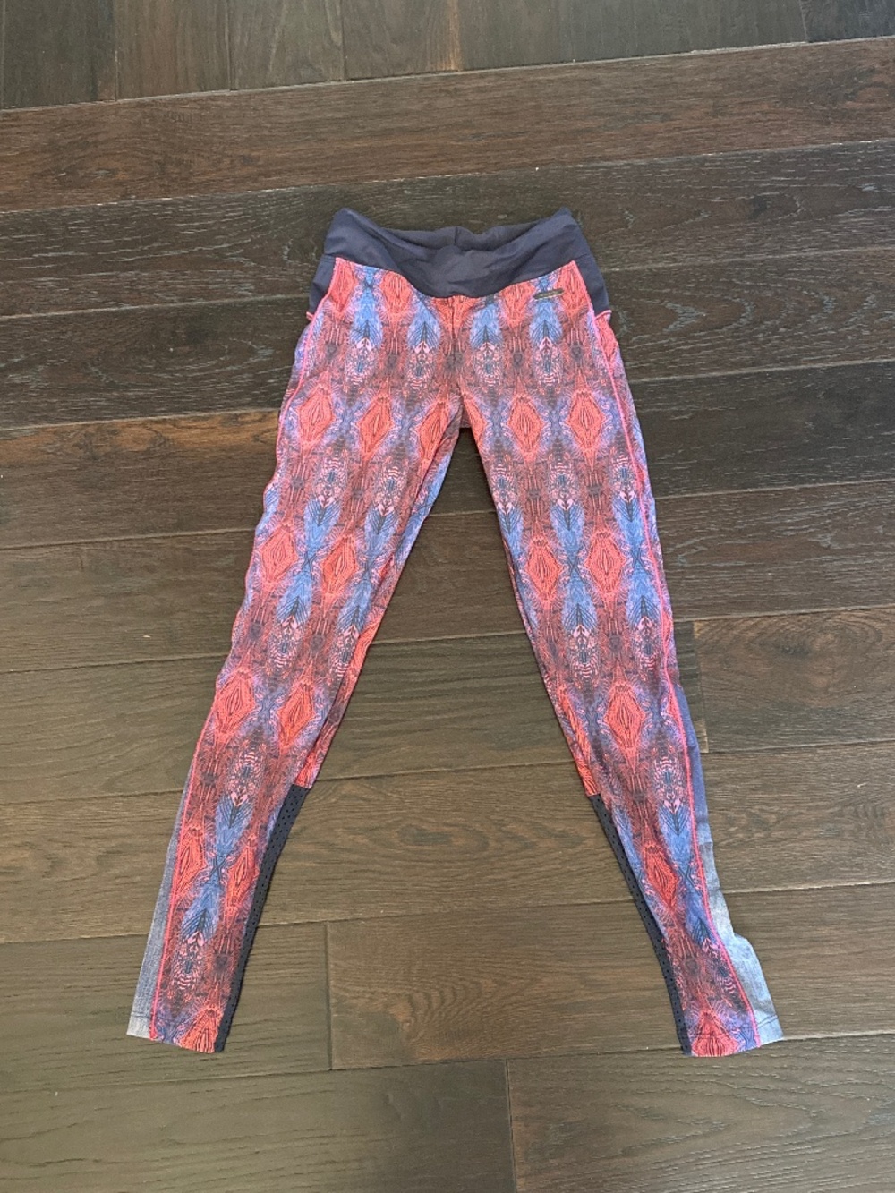 TRACK & FIELD leggings
